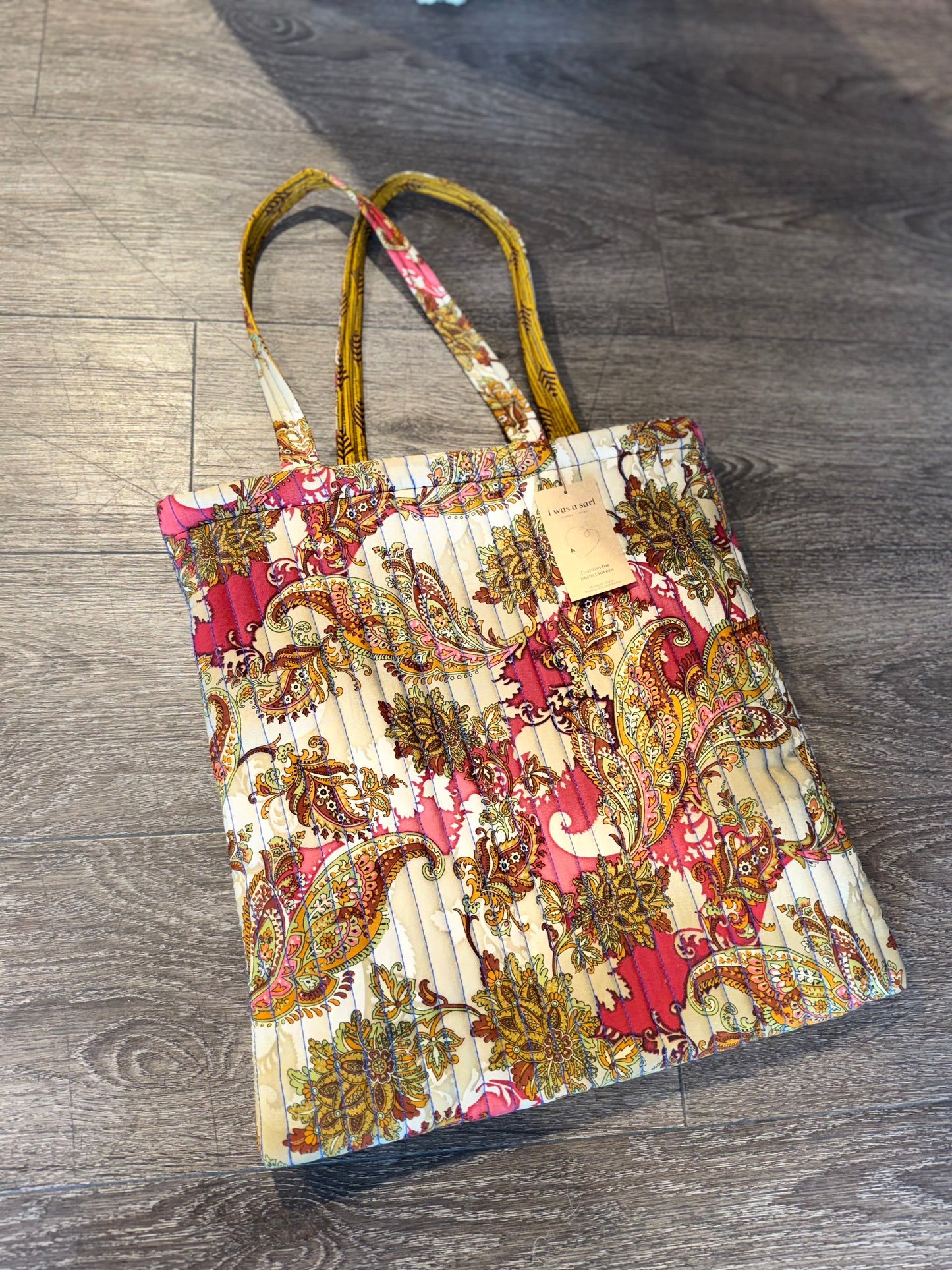 I WAS A SARI Quilted shopper bag