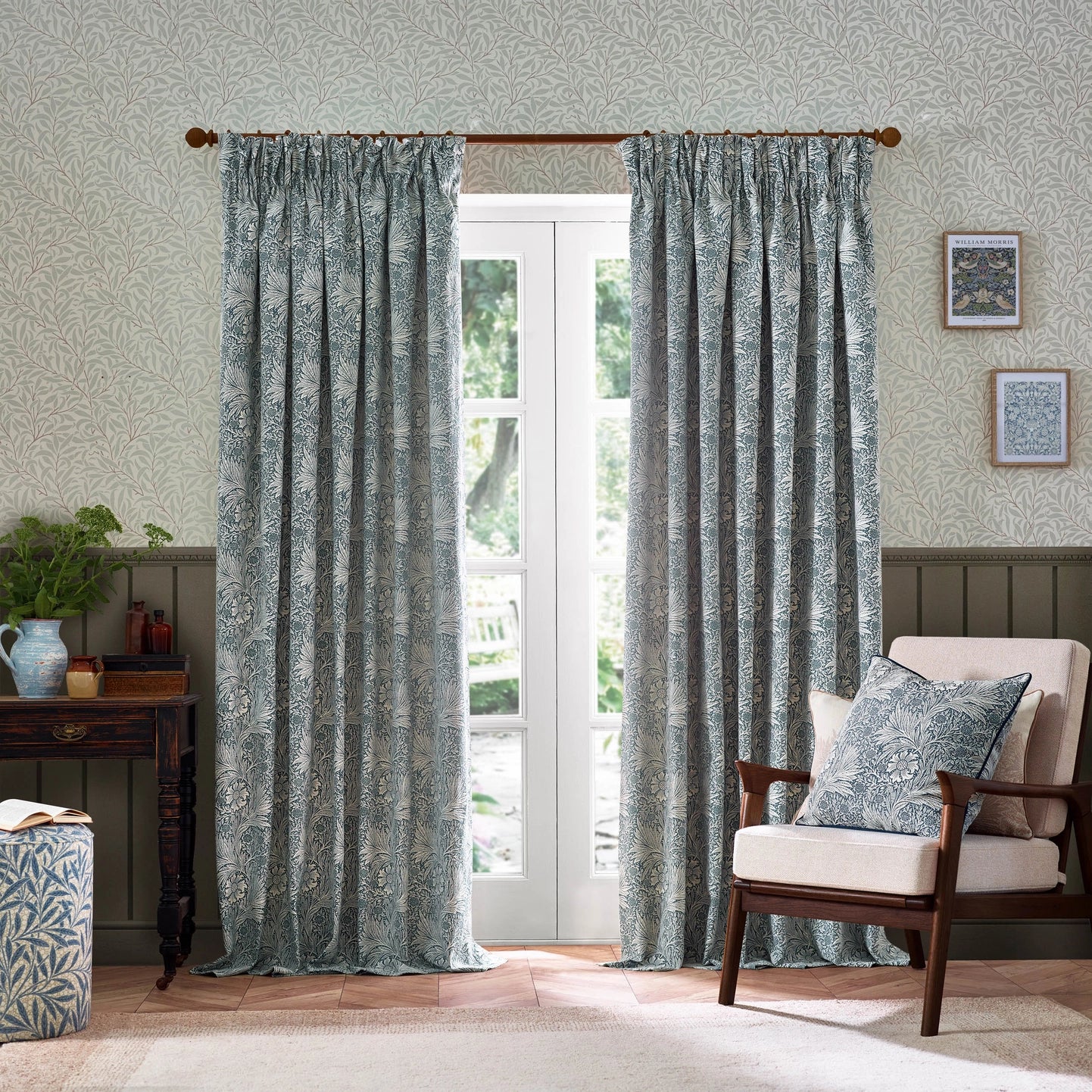 Marigold Piped Jacquard Cushion Indigo, 50x50