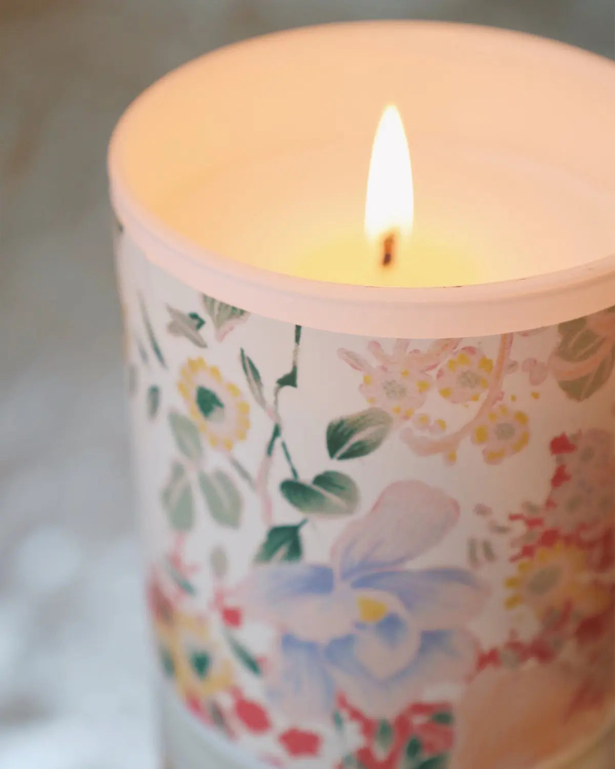 BY TIMO Rose & Sandalwood Scented Candle