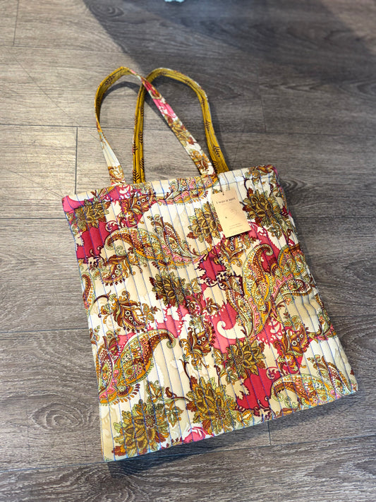 I WAS A SARI Quilted shopper bag