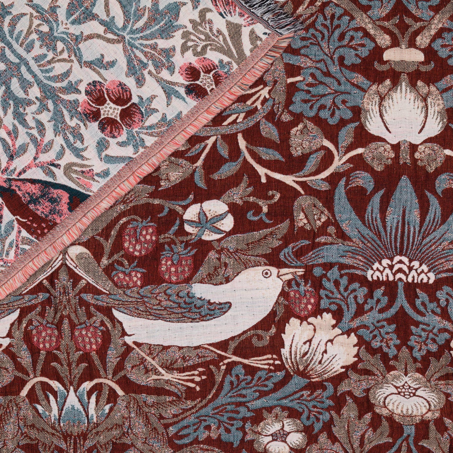 Strawberry Thief Jacquard Throw Berry: Berry / 130 x 170cm