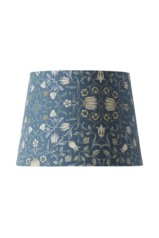 Lampeskjerm Qvist Classic Round, William Morris Holland Park, blå, 32 cm