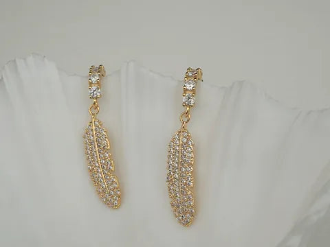 Wahl West Crystal Feather Hoop