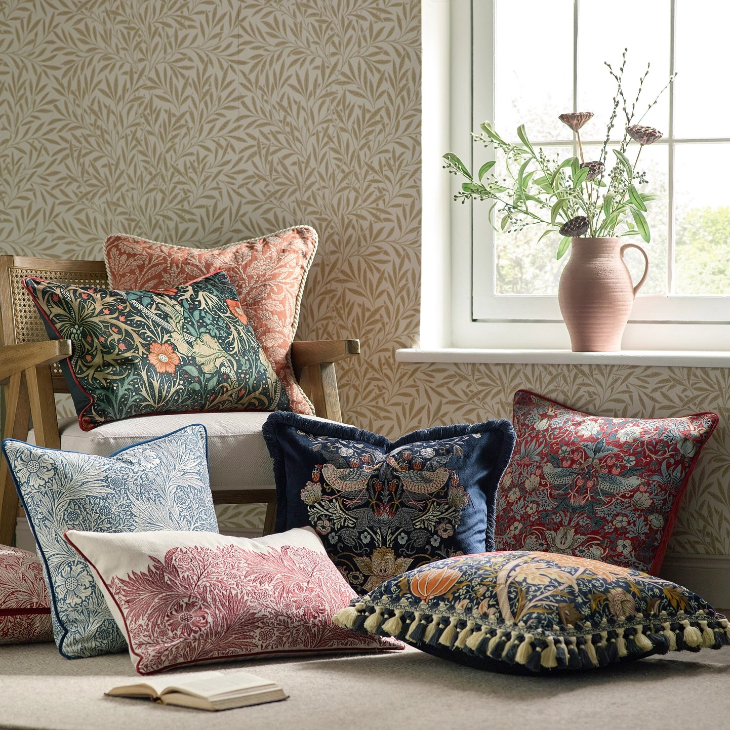 Marigold Piped Jacquard Cushion Indigo, 50x50
