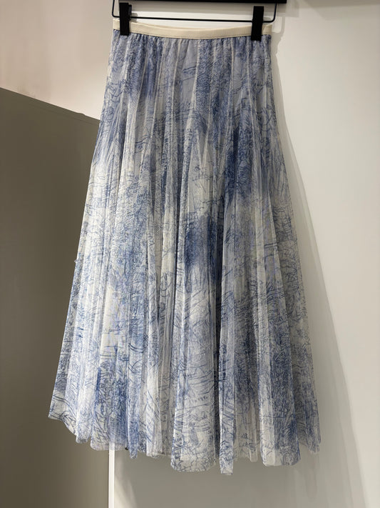 From Paris With Love, tyllskjørt