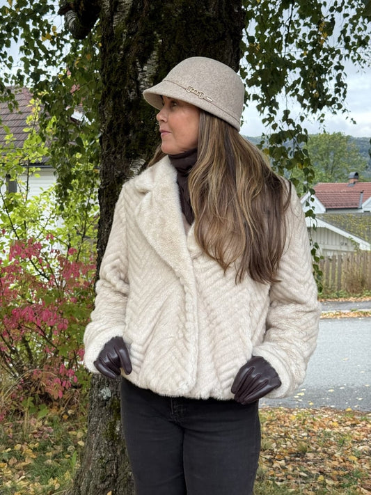 Noma Alexandra kort fuskepelsjakke – lys beige / minkbrun